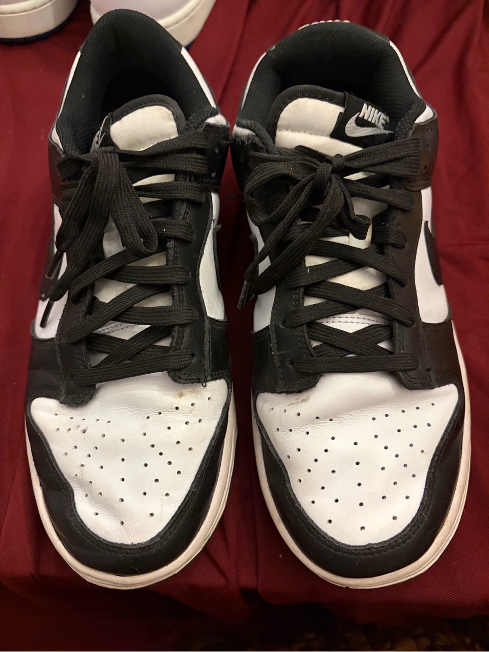 Nike Men’s Black and White Low-Top Sneakers